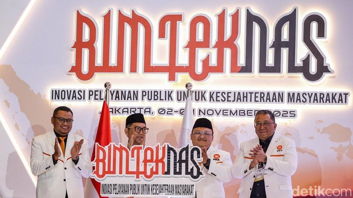 Partai Keadilan Sejahtera (PKS) menggelar Bimbingan Teknis Nasional (Bimteknas) di Jakarta, Minggu (2/11/2025). Kegiatan ini diikuti oleh 1.560 anggota legislatif PKS dari DPR dan DPRD seluruh Indonesia dengan tingkat kehadiran mencapai 99 persen.