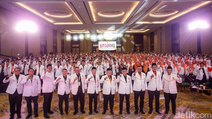 Partai Keadilan Sejahtera (PKS) menggelar Bimbingan Teknis Nasional (Bimteknas) di Jakarta, Minggu (2/11/2025). Kegiatan ini diikuti oleh 1.560 anggota legislatif PKS dari DPR dan DPRD seluruh Indonesia dengan tingkat kehadiran mencapai 99 persen.