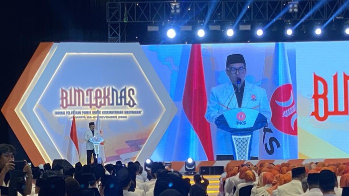 Presiden PKS Almuzammil Yusuf