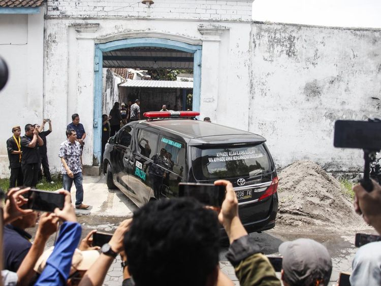 Raja Keraton Surakarta PB XIII Wafat, Jenazah Akan Dimakamkan di Imogiri