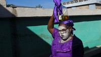 Meski berakar dari keyakinan kuno Afrika Barat, praktik Voodoo di Haiti telah berbaur dengan budaya lokal dan Katolik, menciptakan tradisi unik yang kaya makna. REUTERS/Johnson Sabin