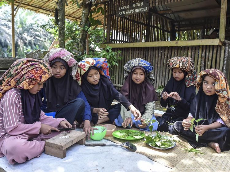 Serunya Belajar Tradisi di Sekolah Budaya Muaro Jambi