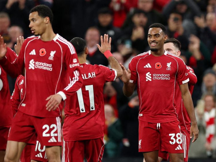 The Reds Bangkit! Liverpool Raih Kemenangan 2-0 atas Aston Villa di Anfield