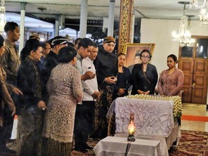 Keraton Solo Berkabung, Latihan Bedhaya Ketawang Tetap Digelar