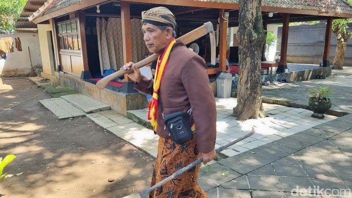 Badi dalem di Imogiri mulai menyiapkan makam untk mendiang Paku Buwono XIII, Senin (3/12/2025).