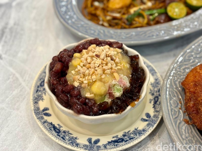 Baia Nonna Baia Nonna, restoran dengan menu makanan khas Peranakan bergaya modern.