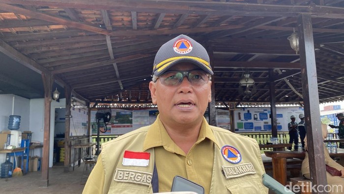 Kepala BPBD Jateng, Bergas C Penangguhan, di Tol Semarang-Demak, Kecamatan Gayamsari, Kota Semarang, Senin (3/11/2025).