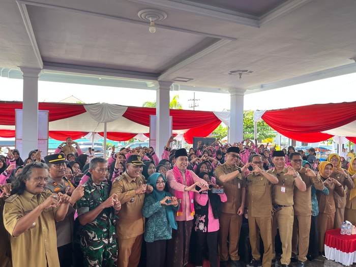 Bupati Fawait Ajak Kader Posyandu Sosialisasi UHC dan Tekan Angka Stunting