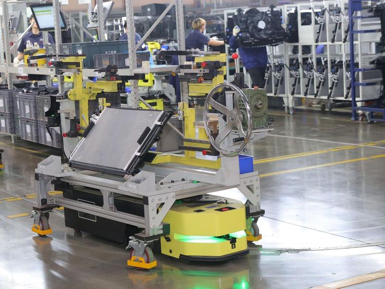 Canggih! Pabrik Mobil Changan Mayoritas Dikerjakan Robot