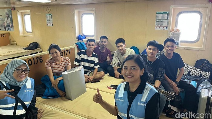 Dirut PT PELNI Tri Andayani mengecek langsung kesiapan KM Labobar jelang nataru.