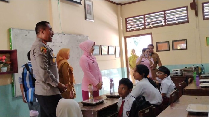 Distribusi MBG SPPG Polres Boyolali ke sekolah penerima manfaat,  Senin (3/11/2025).