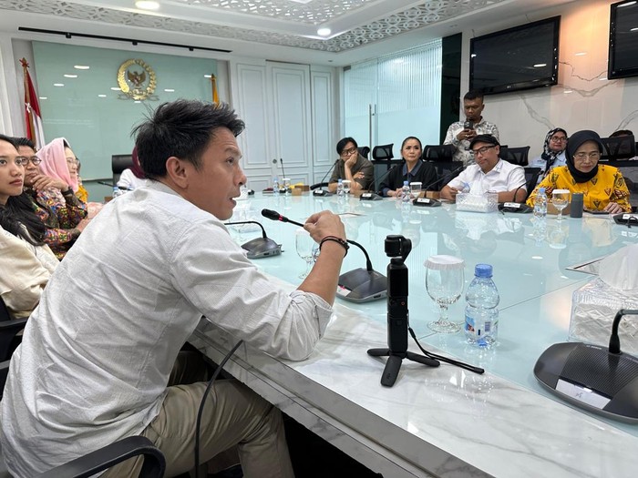 Fraksi Partai Golkar DPR RI menerima audiensi pengurus Vibrasi Suara Indonesia (VISI) yang dipimpin Armand Maulana dan Nazril Irham (Ariel NOAH).