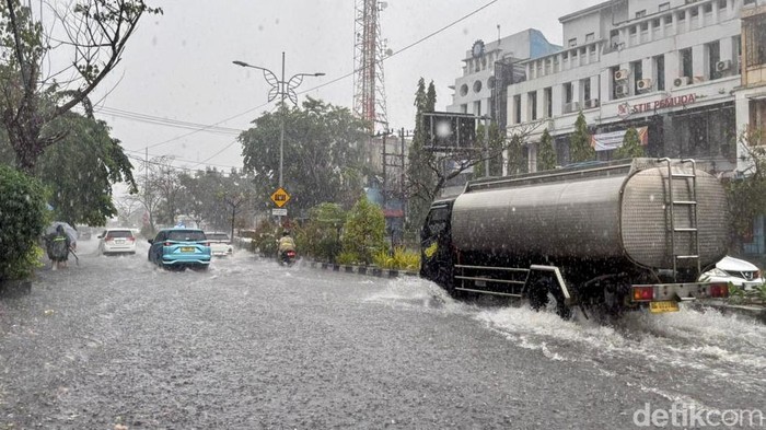 28 Wilayah di Jatim Diprediksi Hujan pada Kamis 5 Februari 2026