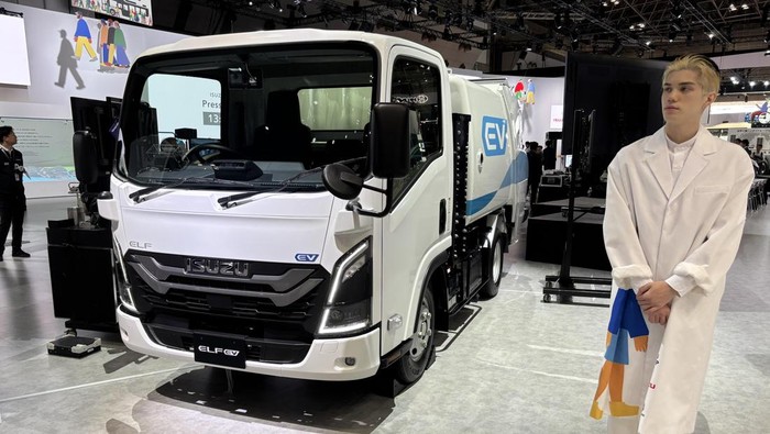 Isuzu ELF EV