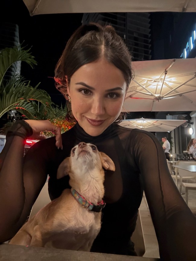 Rumor mengenai hubungan mereka pertama kali diungkap blog gosip Deux Moi. Keduanya disebut beberapa kali terlihat di klub eksklusif di New York. Tak lama kemudian media mulai banyak memberitakan kedekatakan mereka. Foto: Instagram