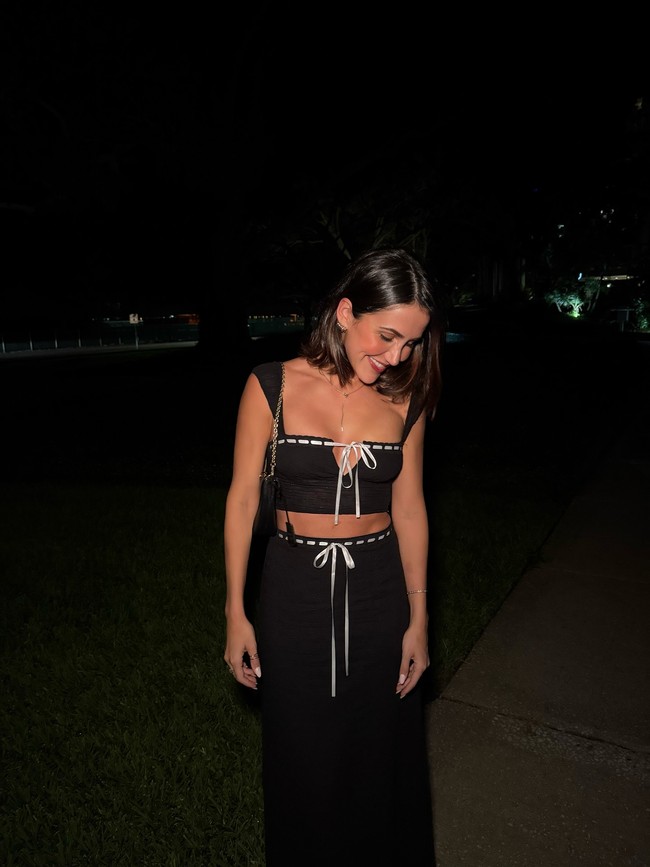 Sebelumnya dilansir US Weekly, John dilaporkan mencoba mengejarnya. Selagi mereka bersenang-senang dikatakan hubungan itu belum serius. Foto: Instagram