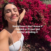 Di kolom komentar, banyak orang mendukung hubungan mereka meski belum dikonfirmasi. Selagi keduanya disebut cocok, beberapa juga menyoroti perbedaan usia mereka yang mana John Mayer lebih tua 17 tahun. Foto: Instagram