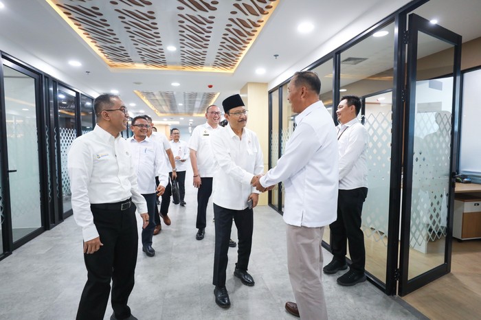 Kemensos dan Kemendiktisaintek Siapkan Beasiswa Lulusan Sekolah Rakyat