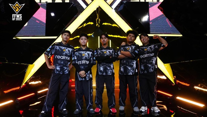 Salah satu wakil Indonesia, RRQ Kazu, tampil gemilang di kejuaraan dunia Free Fire World Series (FFWS) Global Finals 2025. Meski belum bisa menempati puncak klasemen, tapi hasilnya cukup memuaskan.