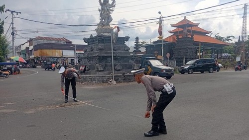 Kecelakaan lalu lintas terjadi di Simpang Cahaya Abadi, Kelurahan Seririt, Kecamatan Seririt, Kabupaten Buleleng, Senin (3/11/2025) sekitar pukul 11.00 Wita.