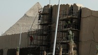 Konstruksi dimulai antara tahun 2005 dan 2008, diikuti dengan pembukaan Pusat Konservasi pada tahun 2010, yang sejak itu menjadi pusat utama restorasi artefak kuno. Foto: REUTERS/Amr Abdallah Dalsh