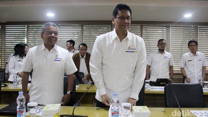 Menteri Keuangan (Menkeu) Purbaya Yudhi Sadewa bersama Wamenkeu Suahasil Nazara melalukan rapat kerja dengan Komite IV DPD di Komplek Parlemen, Senayan, Jakarta, Senin (3/11/2025).