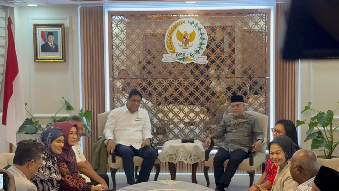 Menteri Keuangan Purbaya Yudhi Sadewa mengadakan pertemuan dengan Wakil Ketua Dewan Perwakilan Daerah (DPD) Tamsil Linrung di Kantor DPD RI