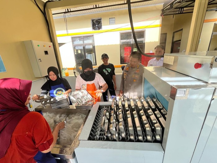 Mesin Pencuci Ompreng Milik Polda Kalsel. Foto: Khairun Nisa/detikKalimantan