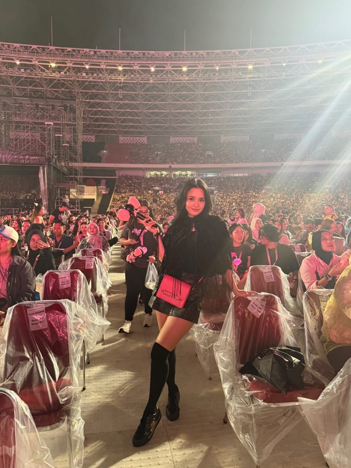 Michelle Ziudith menyaksikan konser BLACKPINK di Jakarta, merasakan momen berharga setelah padatnya pekerjaan.