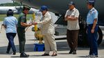 Momen Prabowo Siram Pesawat Baru dengan Air Bunga, Serahkan Simbolis ke TNI AU