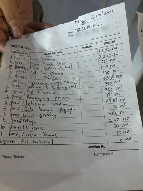 Nota tagihan salah satu lapak di pusat kuliner seafood Kampung Ujung Labuan Bajo Manggarai Barat, NTT, yang dikeluhkan rombongan travel agent. (Istimewa)