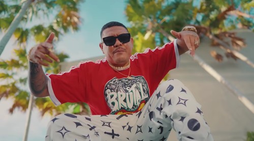 Official MV Lagu Ngapain Repot. Foto: Tangkapan layar YouTube Toton Caribo