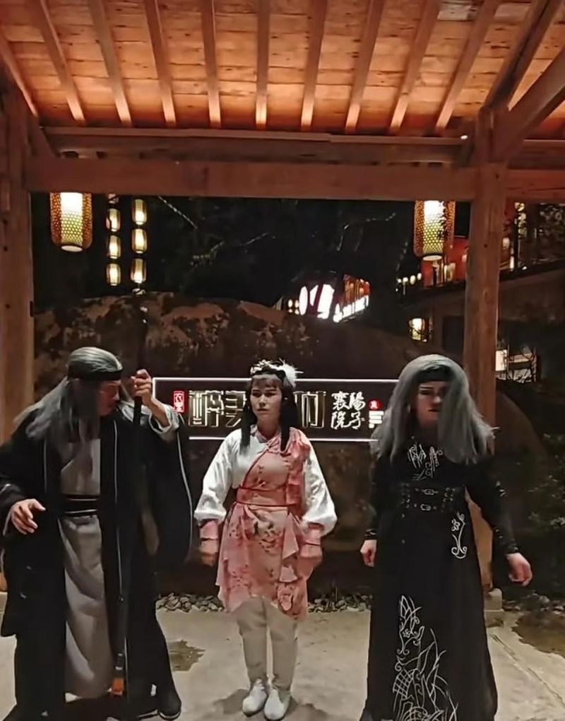 Penuh Pertunjukan Unik, Resto Ini Tawarkan Pengalaman Makan ala Film Kungfu .