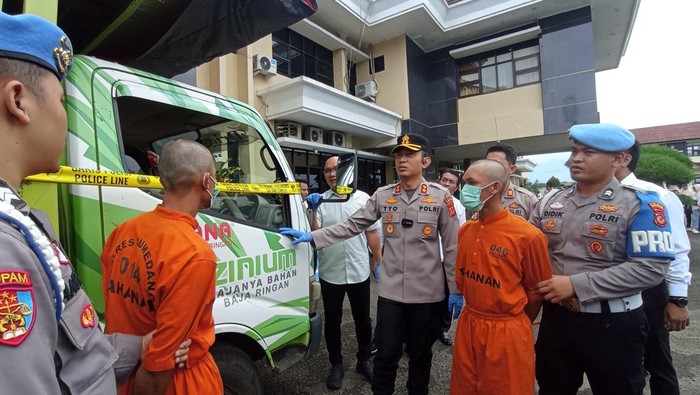 Duet Kakak Beradik Curi Besi di Tol Cisumdawu Berakhir Dibui