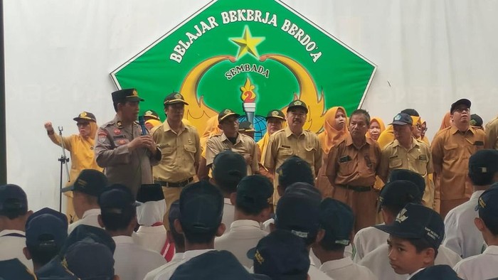 Binmas Polres Pasuruan Blusukan Sosialisasi Anti-Narkoba ke Siswa