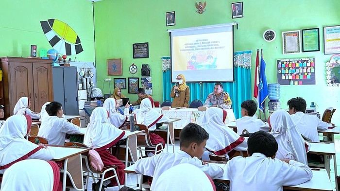 Peduli Pendidikan, Bhabinkamtibmas di Kota Malang Bangun Karakter Siswa SD