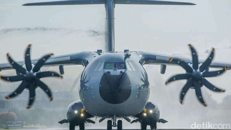Penampakan Pesawat Raksasa TNI AU A400M yang Mendarat di Jakarta