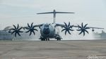 Potret Pesawat Raksasa TNI AU A400M Mendarat di Jakarta, Disambut Water Salute