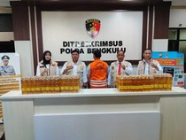 Polisi Tangkap Produsen Minyak Goreng di Bengkulu yang Kurangi Takaran