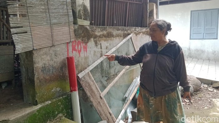 Patok proyek tol Jogja-Solo di lahan Dusun Tinggen, Desa Manjungan, Klaten.