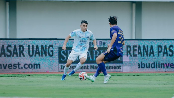 Gelandang PSIM Jogja Pulga Vidal. Foto diunggah Senin (3/11/2025).