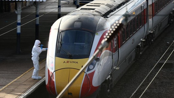 Suasana Mencekam di Stasiun Inggris Pascapenikaman Massal