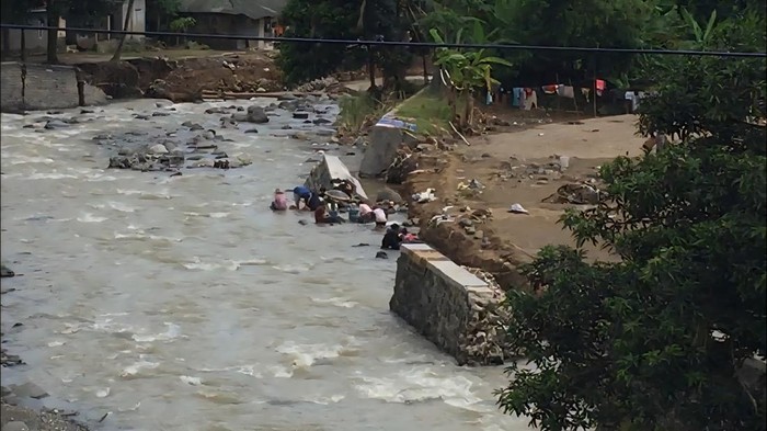 Tanggul Jebol Sungai Cisolok