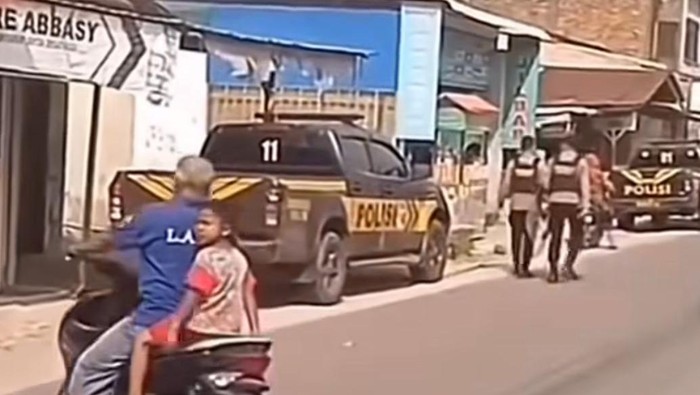 Tangkapan layar video viral yang menyebutkan 2 sepeda motor polisi hilang. (dok. Screenshot Instagram)