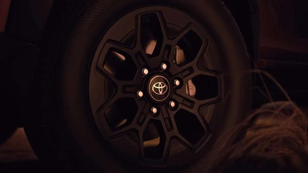 Teaser Toyota Hilux terbaru