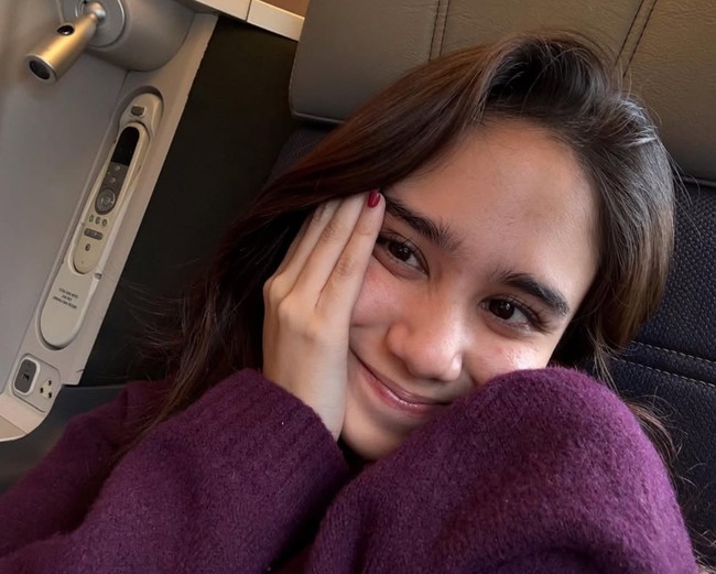 Tak perlu pulasan makeup tebal, aura kecantikan Tissa tetap terpancar. Tanpa make up tetappp aura nya beginiii, tulis salah satu komentar. Masya Allah cantiknya kamuu kak, komentar lainnya. Foto: Instagram/@tissabiani