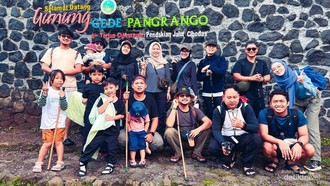 Trekking Hore ke Curug Cibereum Bareng Tetangga