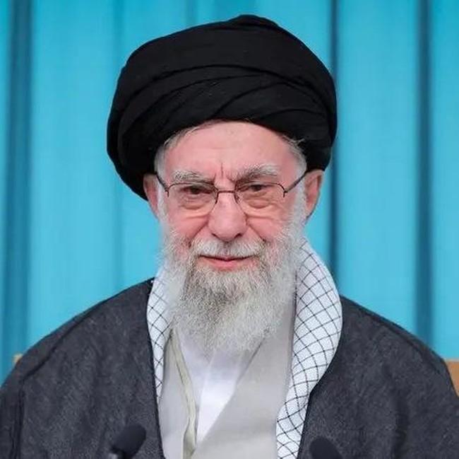 Melihat dari Dekat Kediaman Ali Khamenei yang Hancur Lebur Usai Dibom AS-Israel