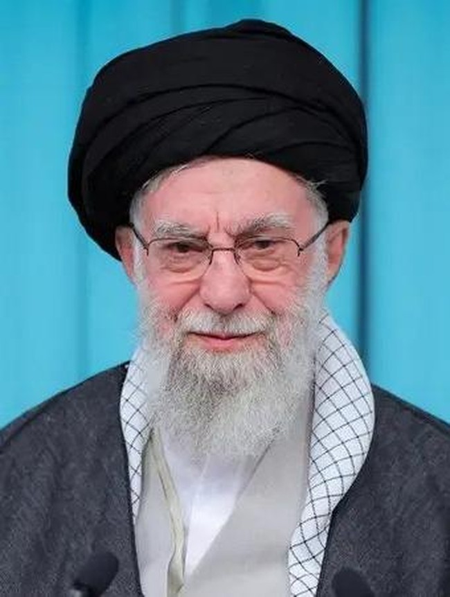 Melihat dari Dekat Kediaman Ali Khamenei yang Hancur Lebur Usai Dibom AS-Israel