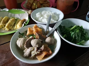 Bakso Remaja Gading Tak Mengandung B2 hingga Kuliner Seharian di Bandung